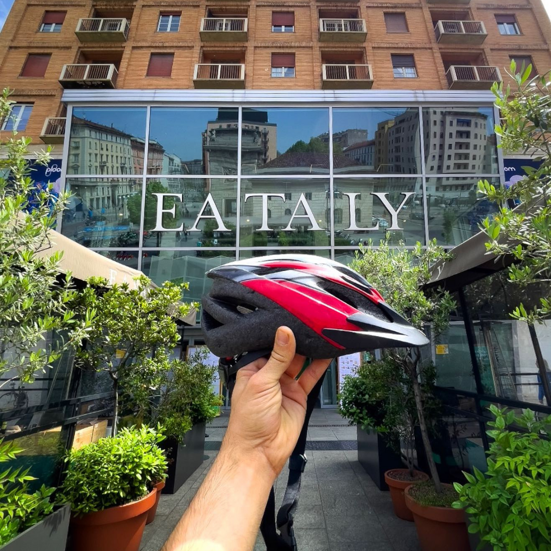 Eataly est partenaire du Giro d'Italia en tant que Top Sponsor de la Maglia Bianca